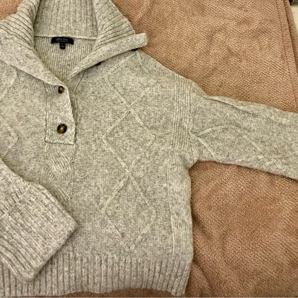 Cozy Gray V-Neck Sweater by Croft & Barrow - Picture 2 of 5